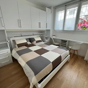 The Small White House In Apartment