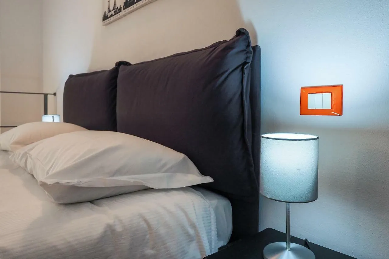 Appartamento PrimoPiano - Acerenza Flat Milano 0*,  Italia
